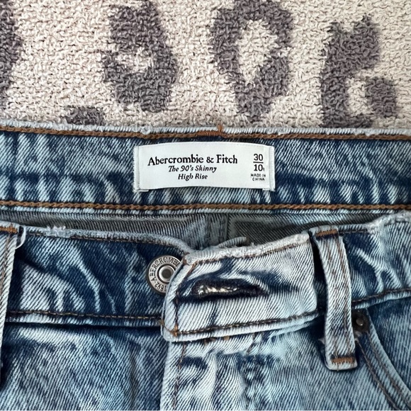 Abercrombie & Fitch the 90’s skinny high rise jean acid wash - Picture 3 of 4